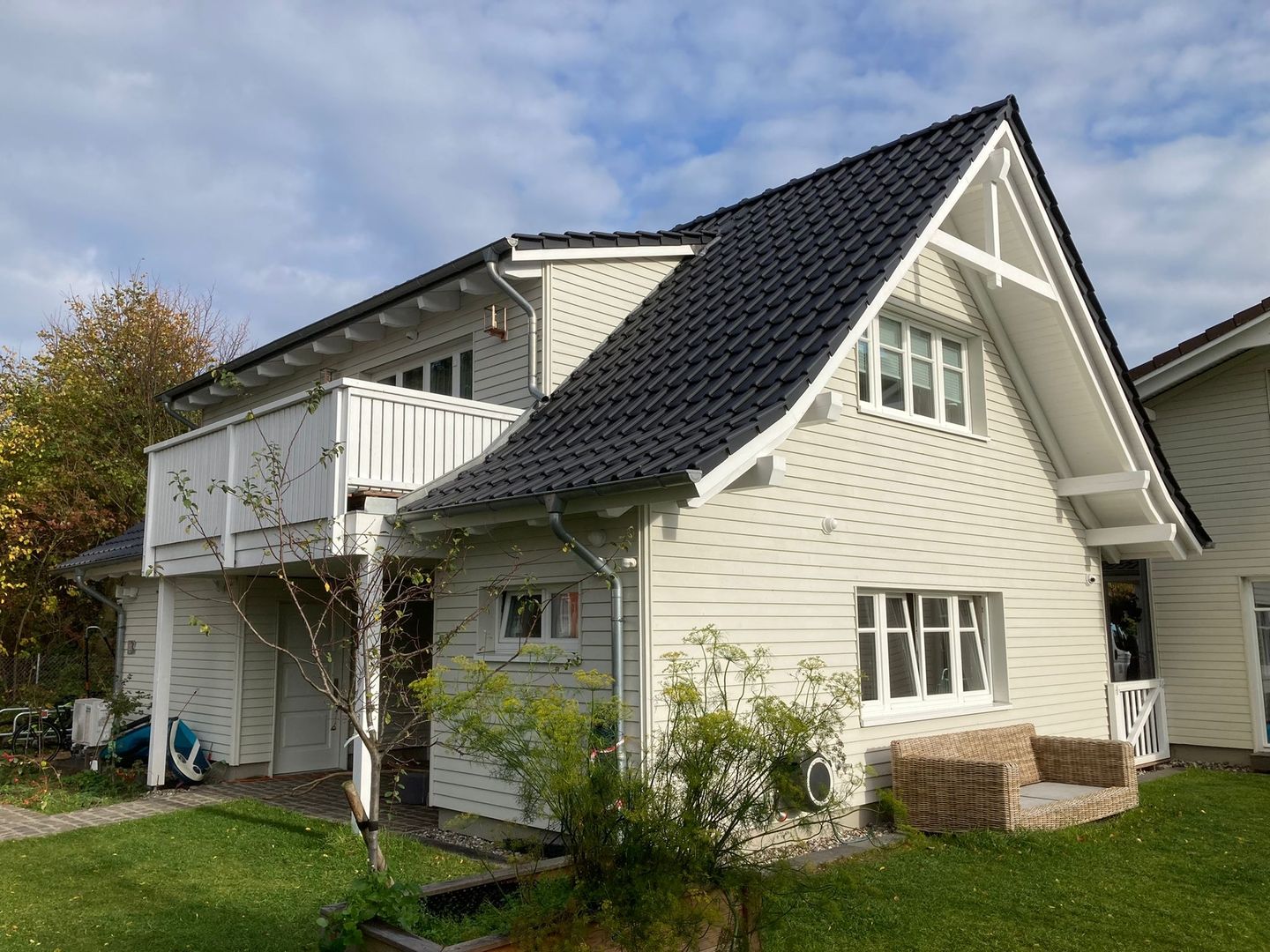 Wirtschaftsgebäude mit 60 m² Geschosswohnung New England Style Haus Kühlungsborn